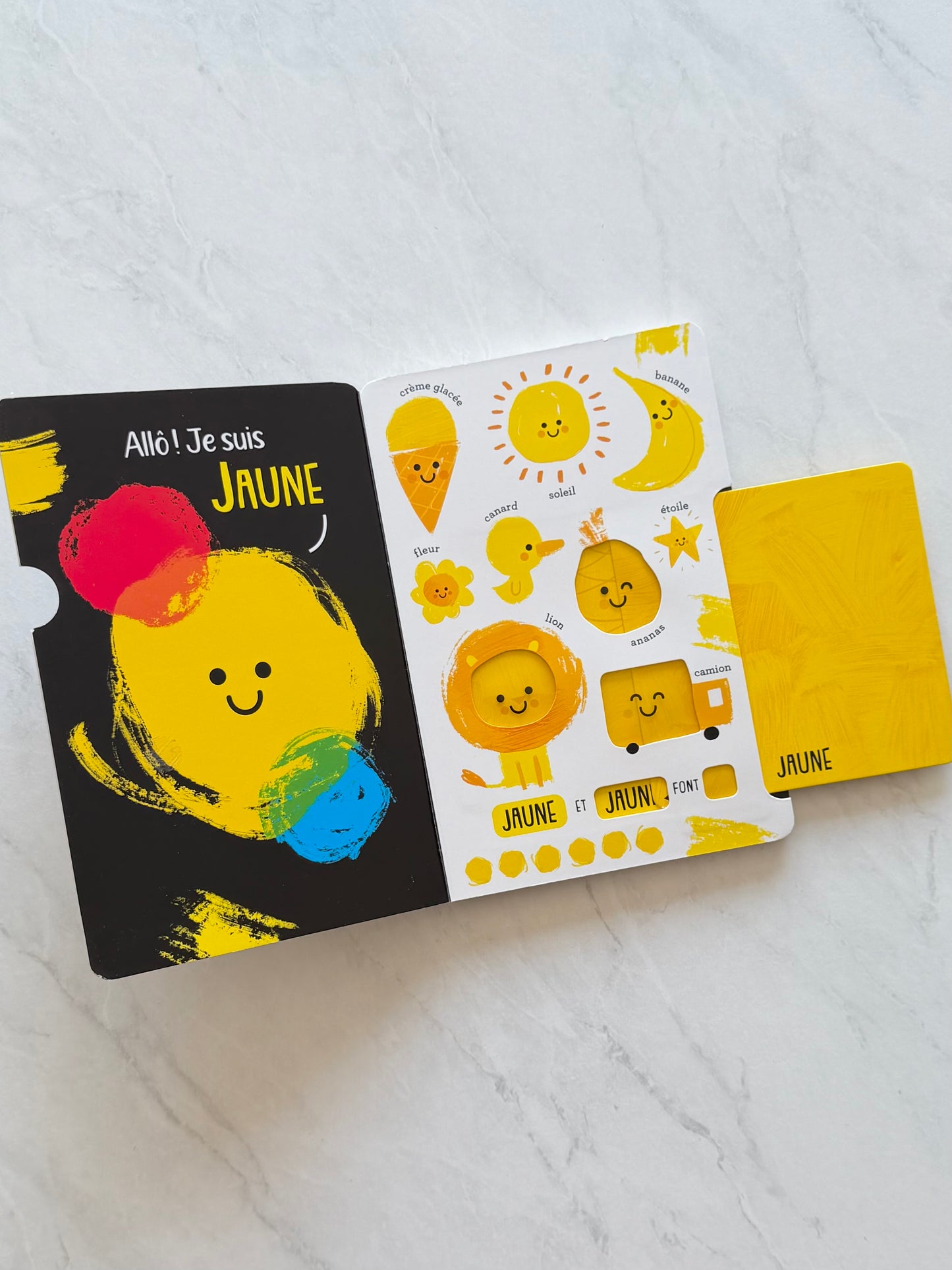 Livre en carton interactif