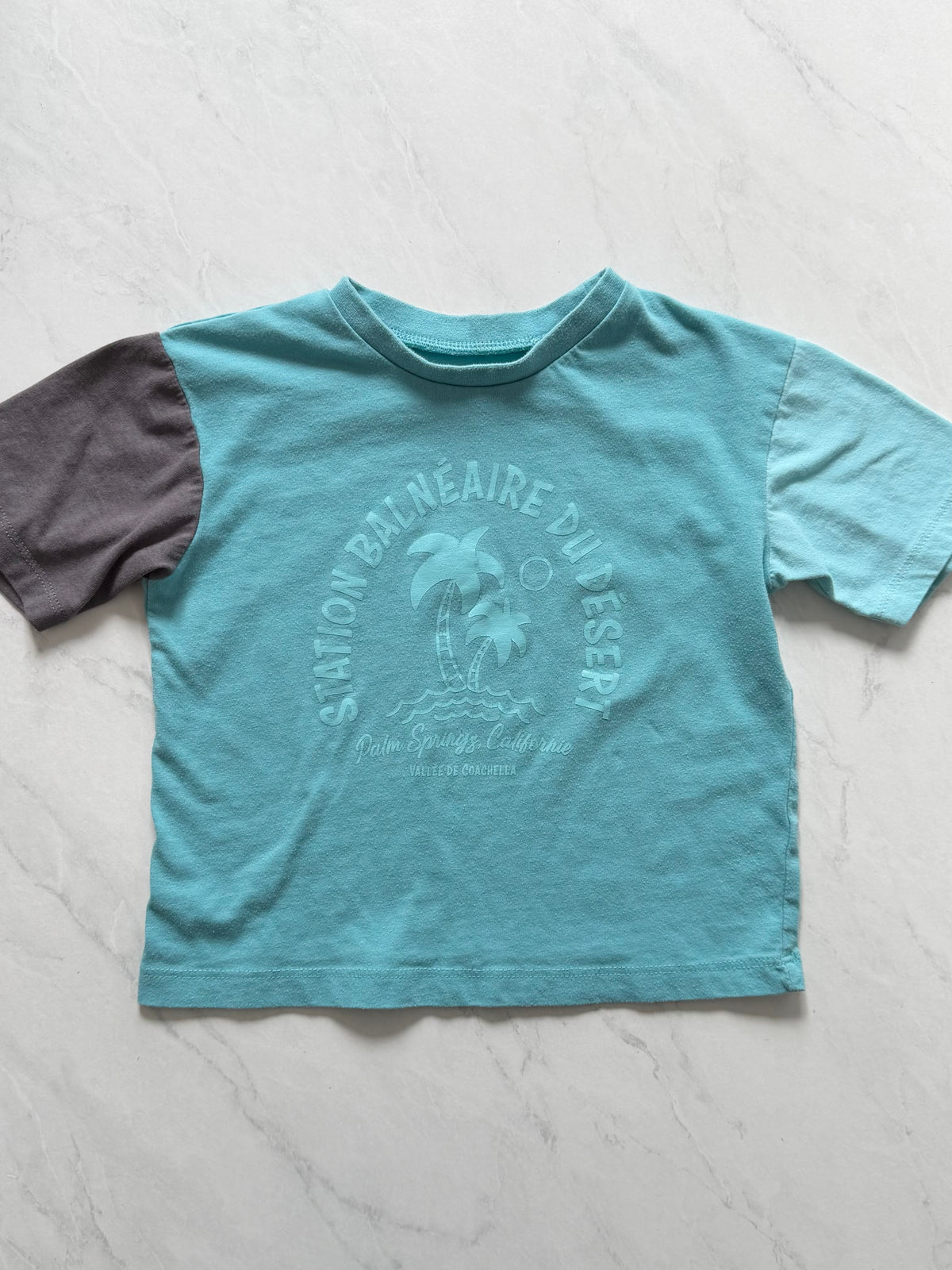 T-shirt - Tag - 2T (légèrement mousseux)