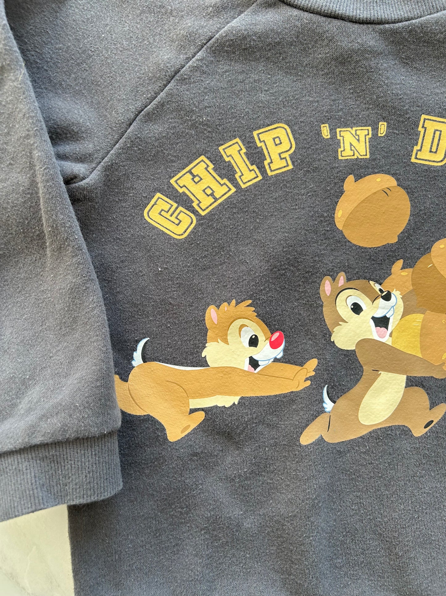 Crewneck - H&M X Disney - 2-3 ans (légèrement mousseux)