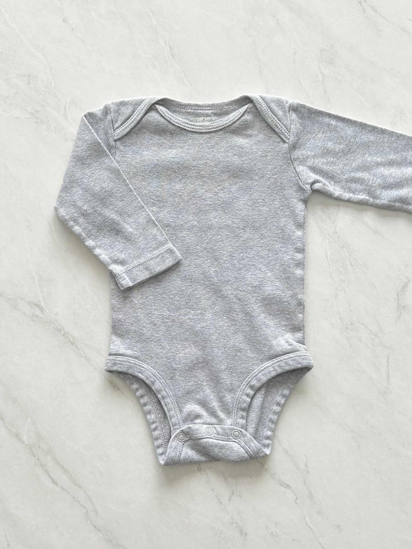 Cache couche manches longues - Carters - 9 mois