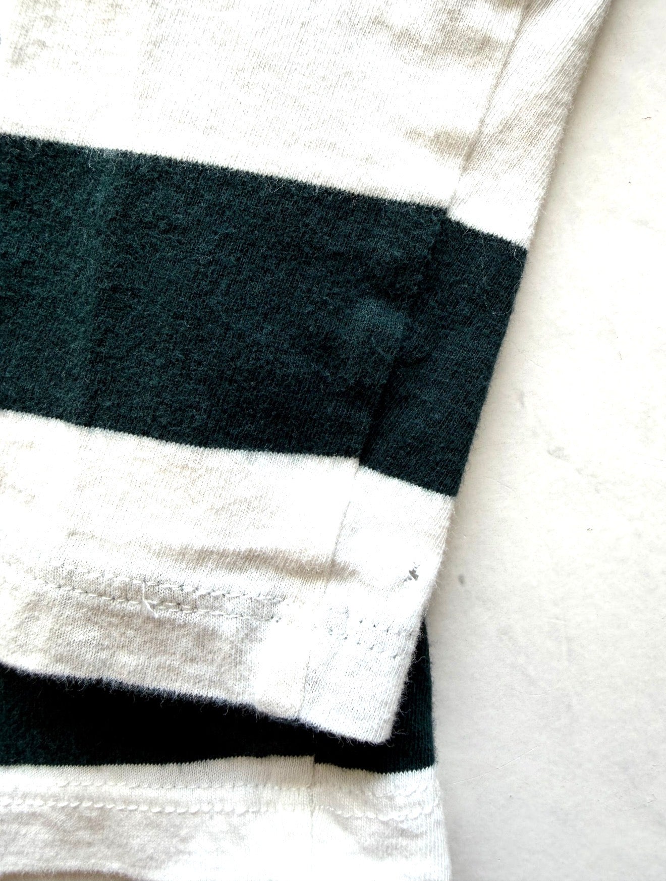 *Imparfait* Chandail manches longues - H&M - 6-8 ans