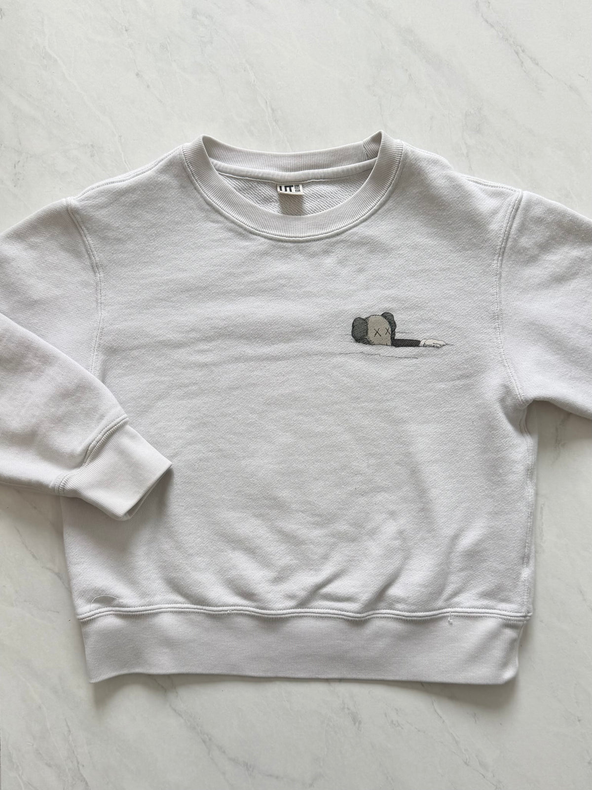 *Imparfait* Crewneck - Uni Qlo - 5-6 ans