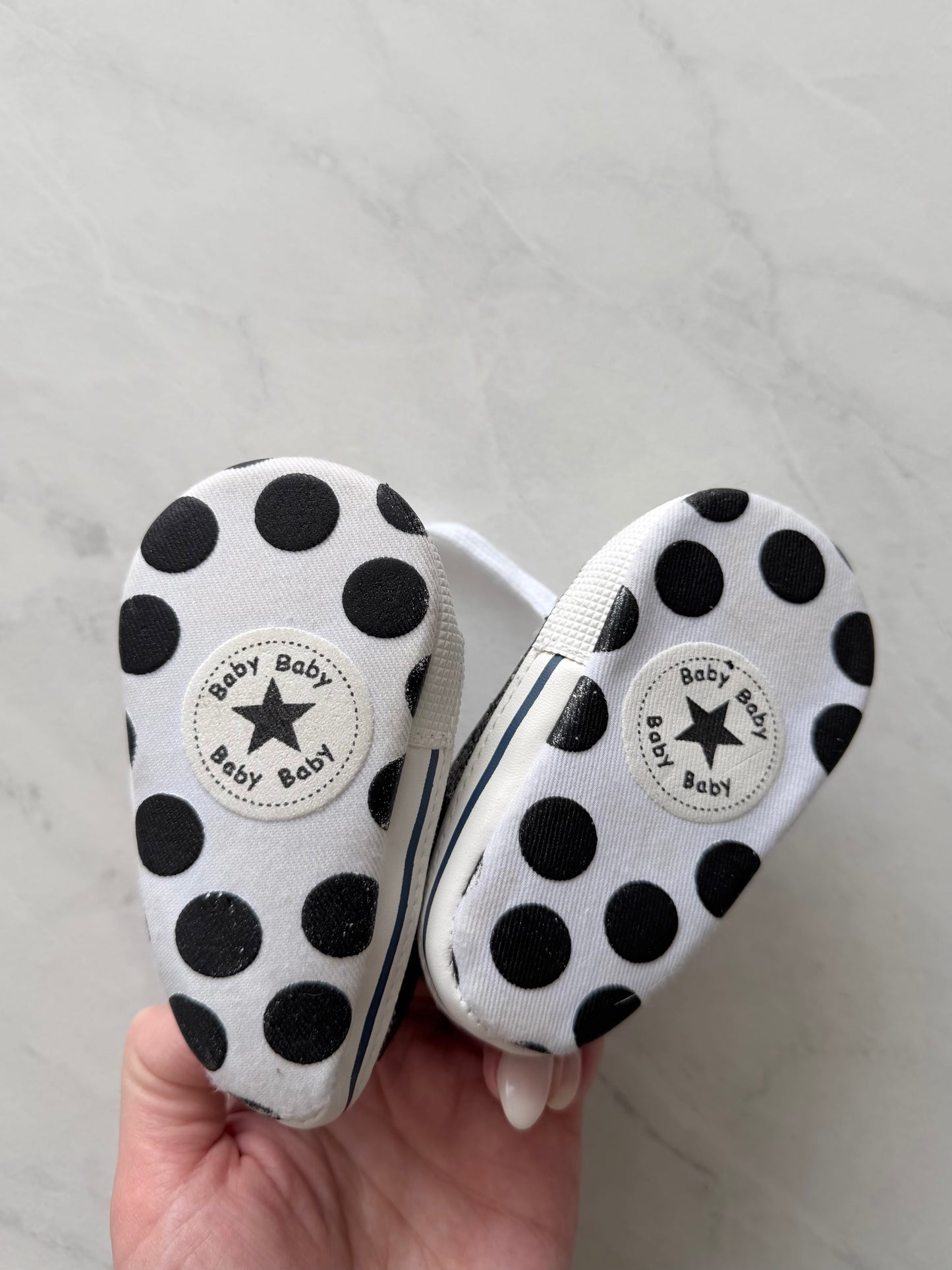 Souliers à semelles molles - US 1