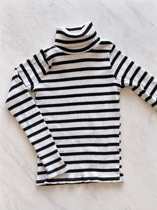 *Imparfait* Chandail col roulé - Zara - 8-9 ans