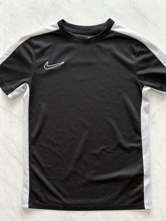 *Imparfait* T-shirt - Nike - Medium (8-9 ans)