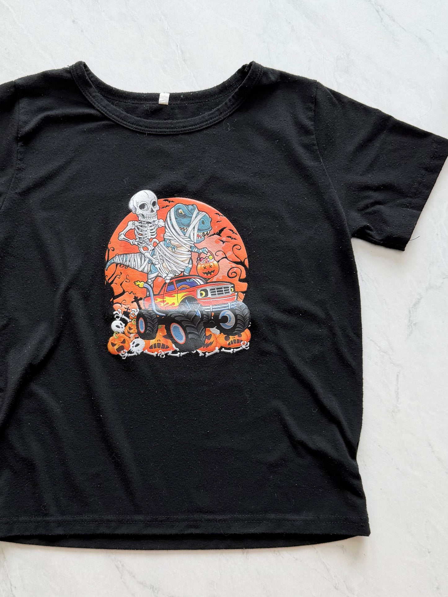 T-shirt - aucune marque - 7-8 ans (légèrement mousseux)