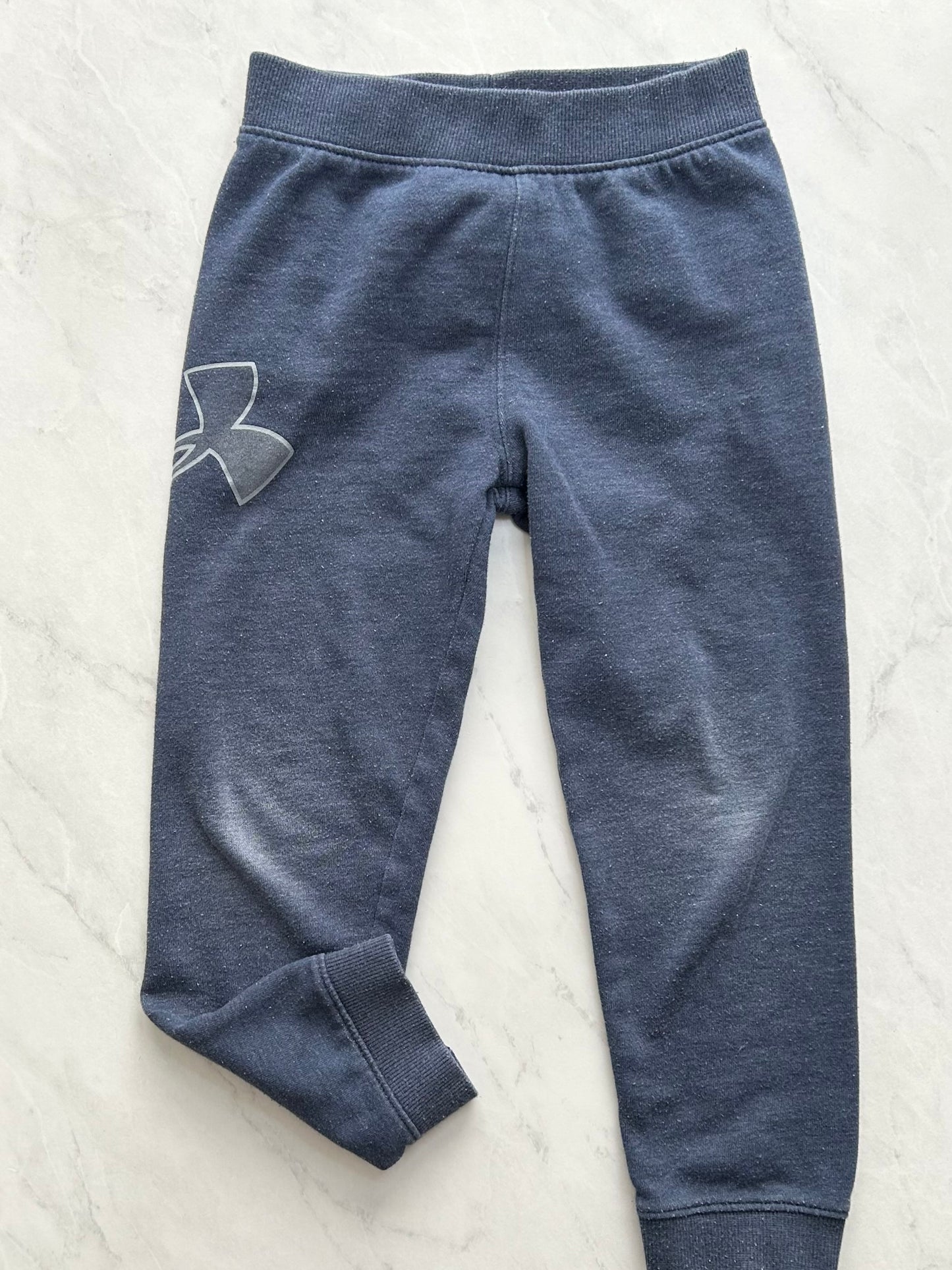 *Imparfait* Jogging - Under Armour - 5 ans