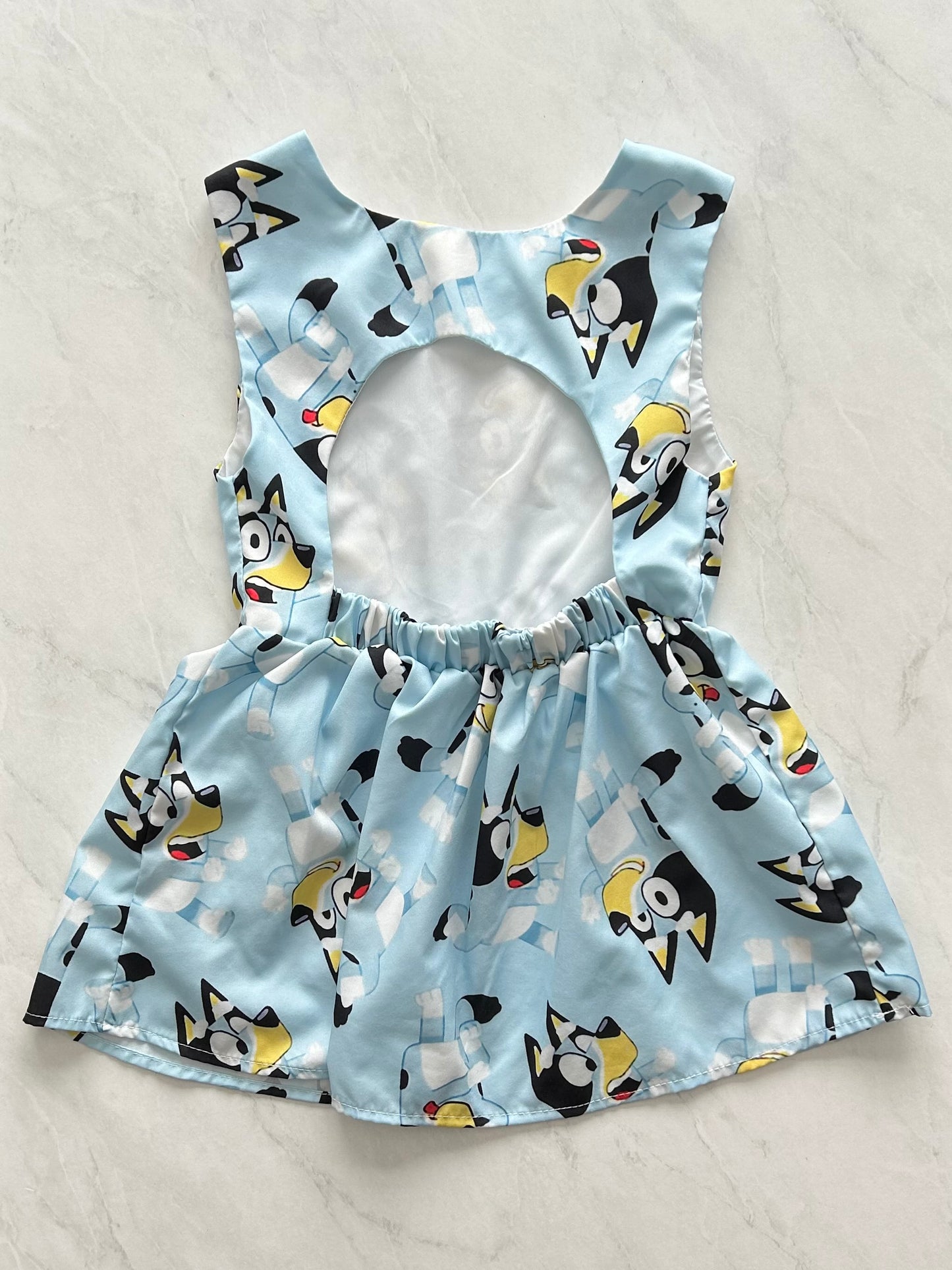 Robe - aucune étiquette - Approx. 18-24 mois