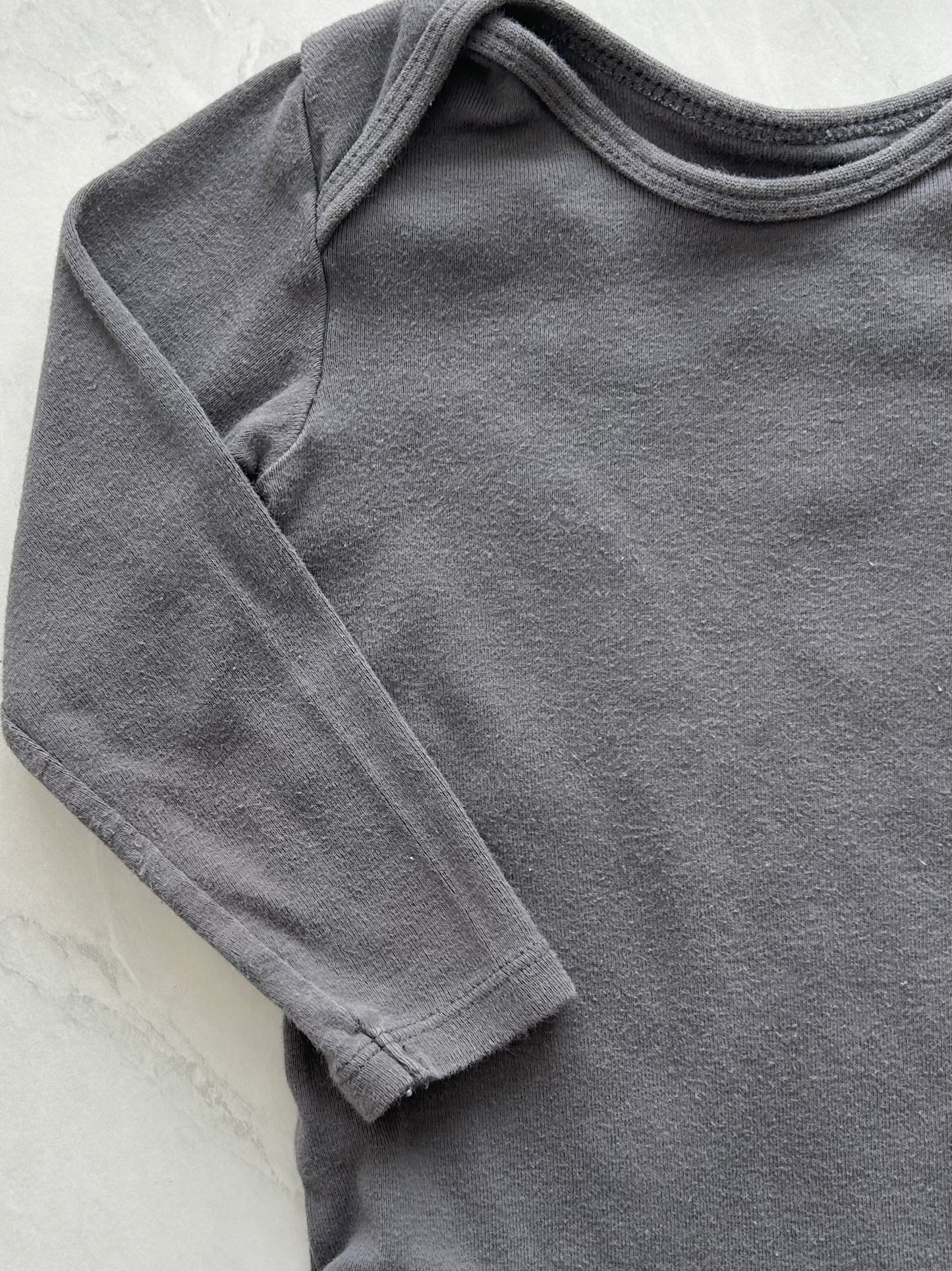 Cache couche manches longues - H&M - 12-18 mois (légèrement mousseux)