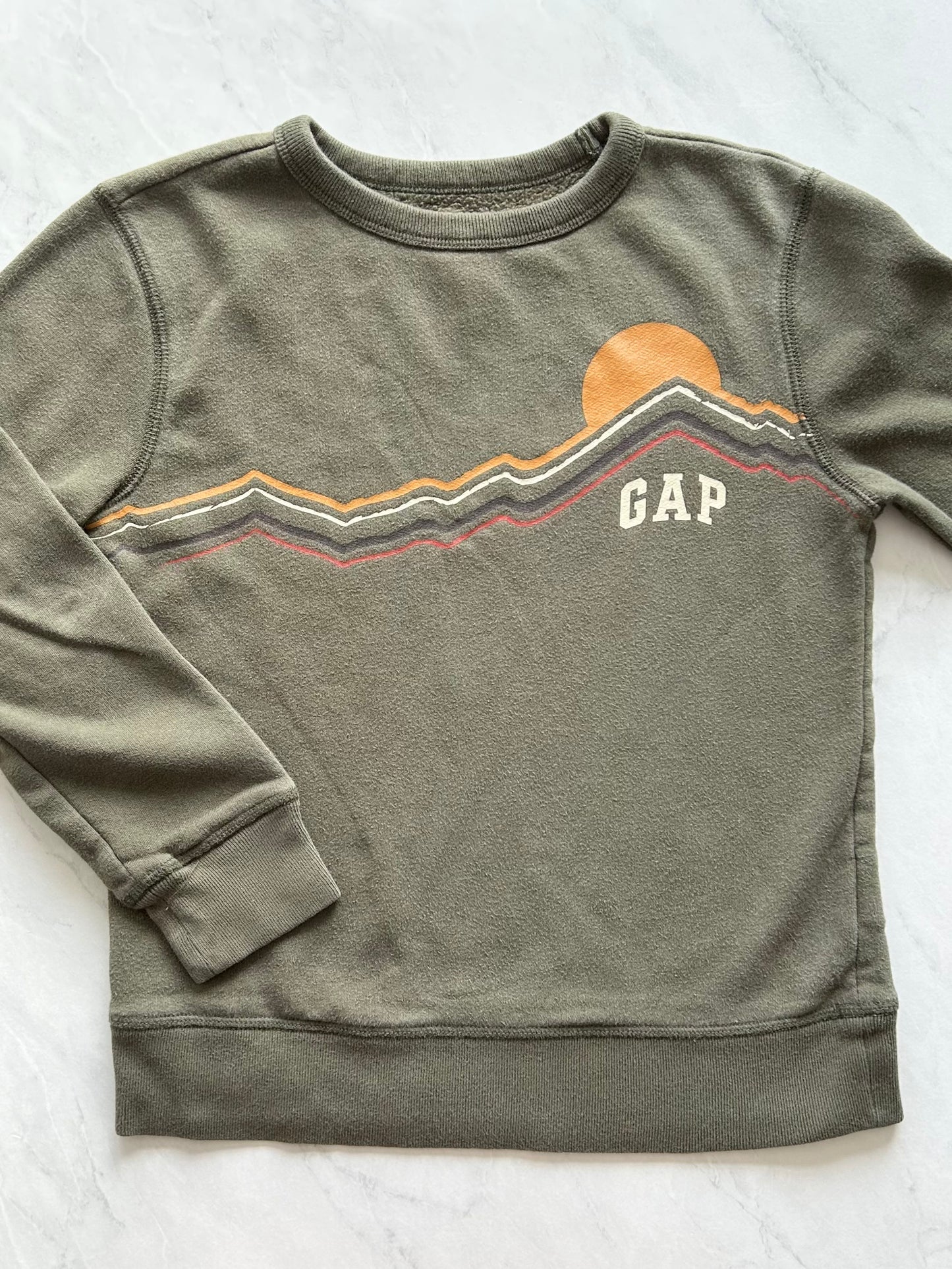 Crewneck - Gap - 8 ans (légèrement mousseux)