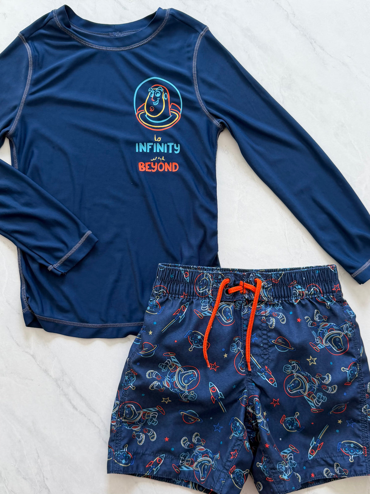 Ensemble maillot de bain - Gap X Pixar - 3 ans (écriture décollée au chandail)