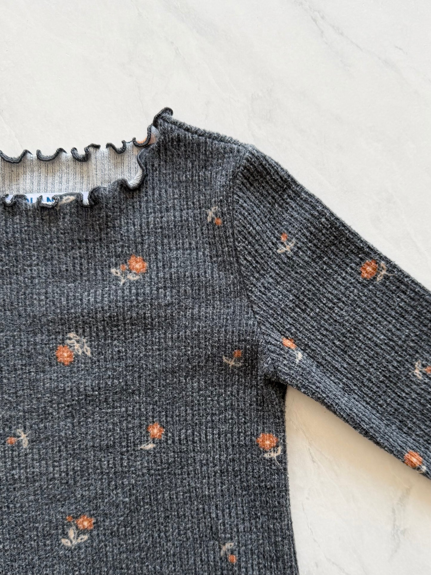 Chandail manches longues - Old navy - 6-7 ans (légèrement mousseux)