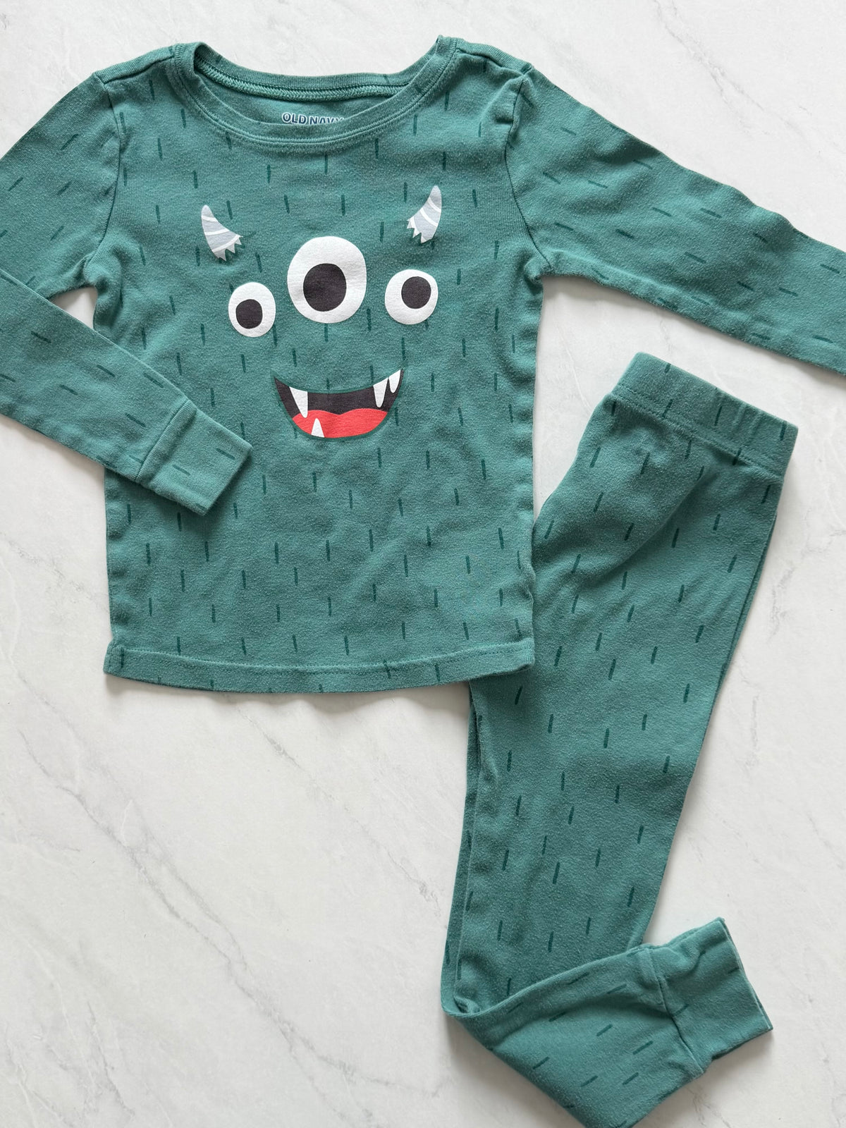 Pyjama 2 pièces - Old navy - 4T (légèrement mousseux)