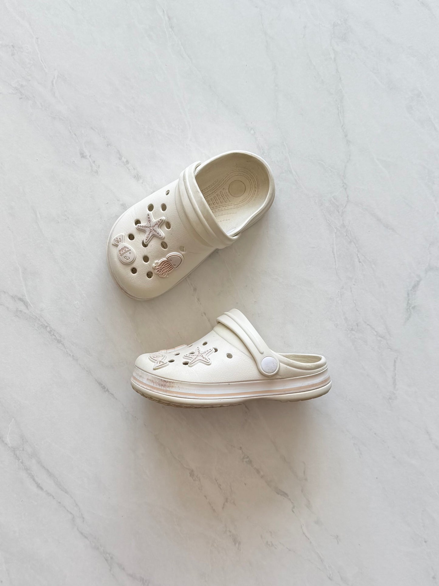 *Imparfait* Sandales style croc - aucune marque - 25 (US 8.5-9)